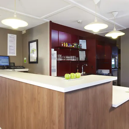 Hotel Campanile Taden