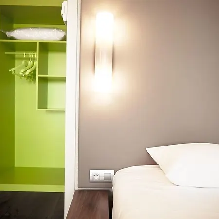 Brit - Taden Hotel